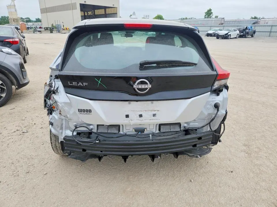 2024 NISSAN LEAF S  
