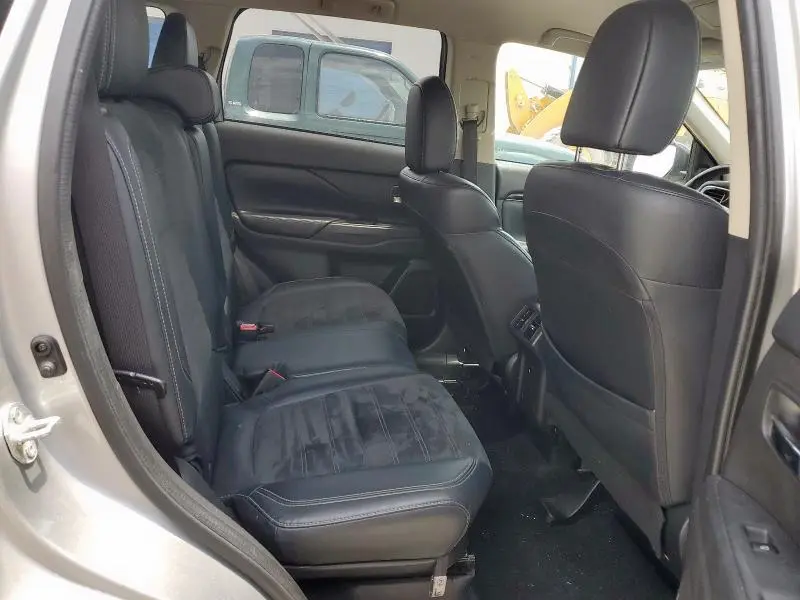 2019 MITSUBISHI OUTLANDER SE