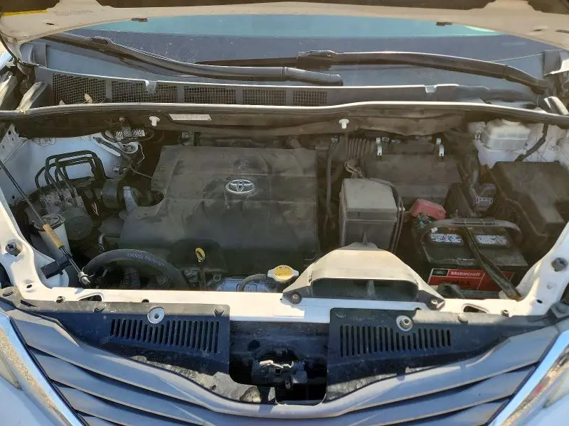 2013 TOYOTA SIENNA XSE 7-PASSENGER  