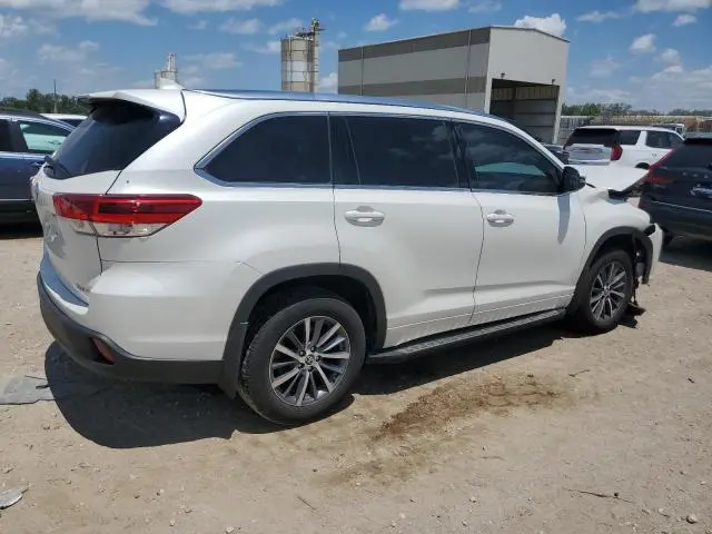 2018 TOYOTA HIGHLANDER SE  