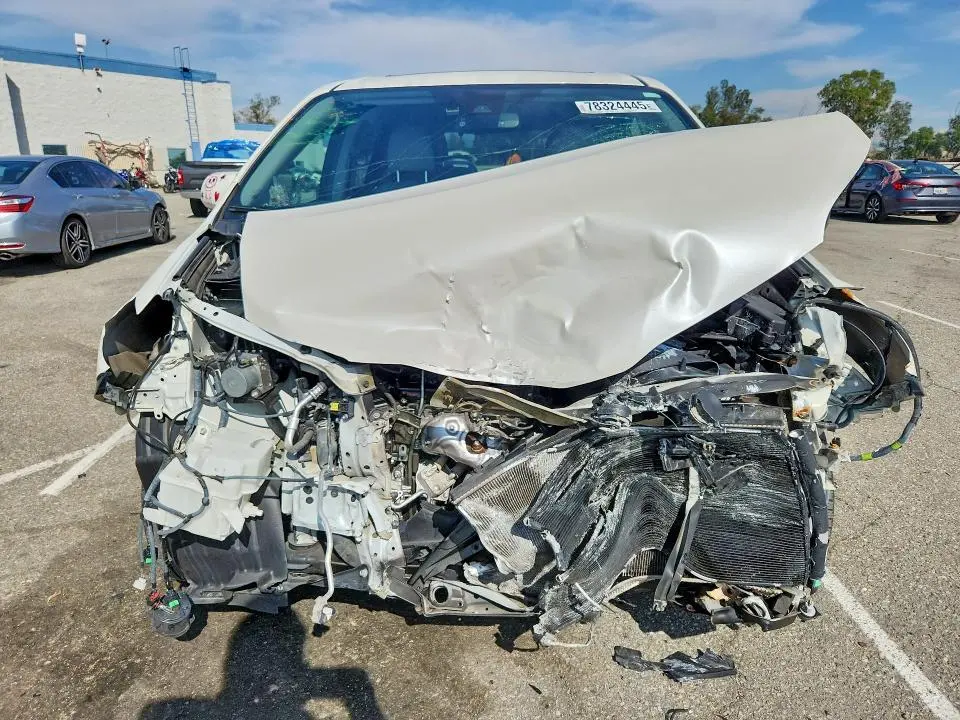 2018 TOYOTA SIENNA XLE 8-PASSENGER  