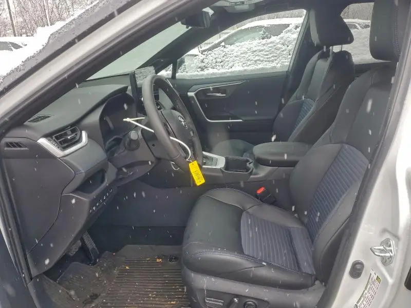 2025 TOYOTA RAV4 XSE  