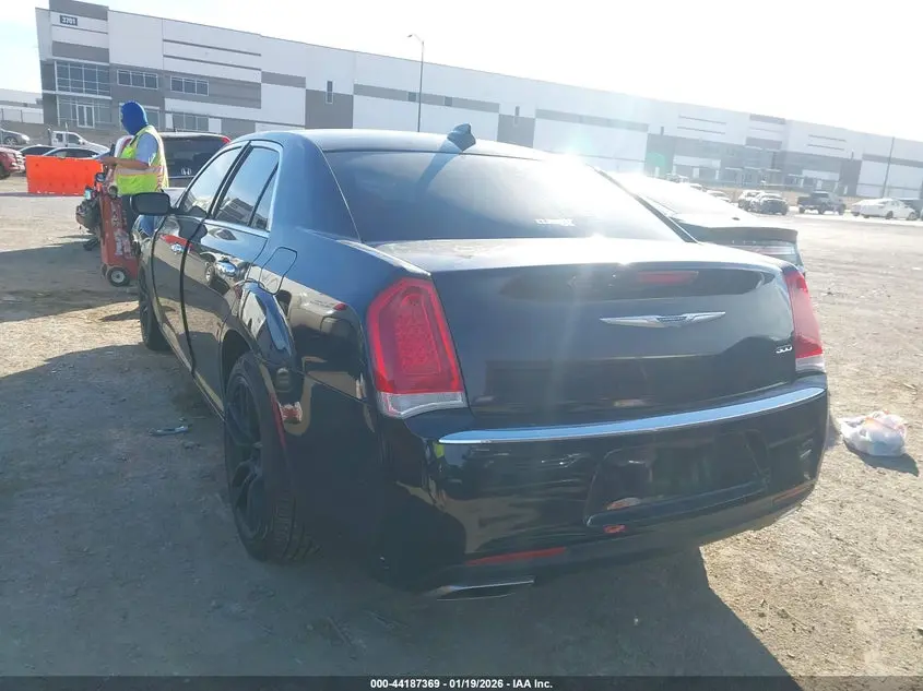 2019 CHRYSLER 300 LIMITED