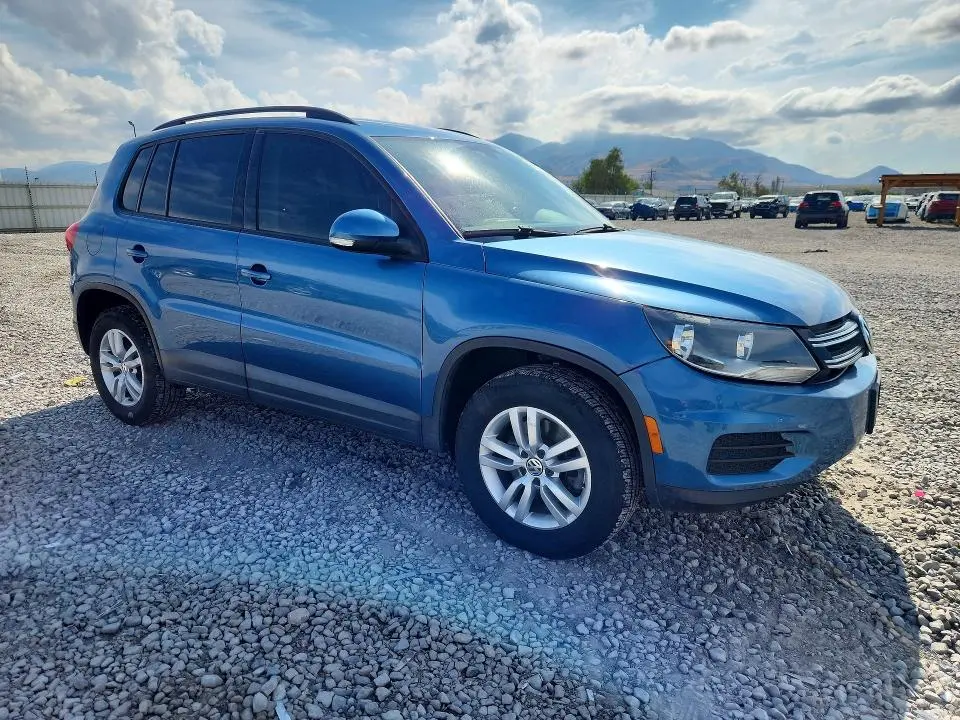 2017 VOLKSWAGEN TIGUAN S  