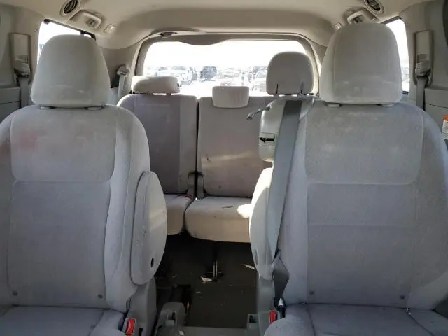 2015 TOYOTA SIENNA LE  