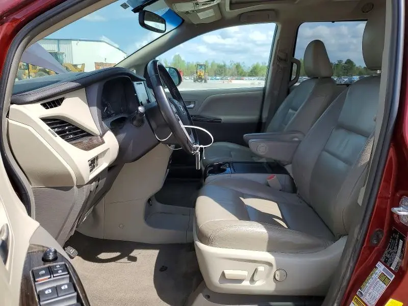 2015 TOYOTA SIENNA   