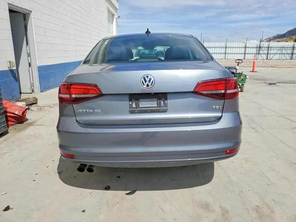 2017 VOLKSWAGEN JETTA SE  
