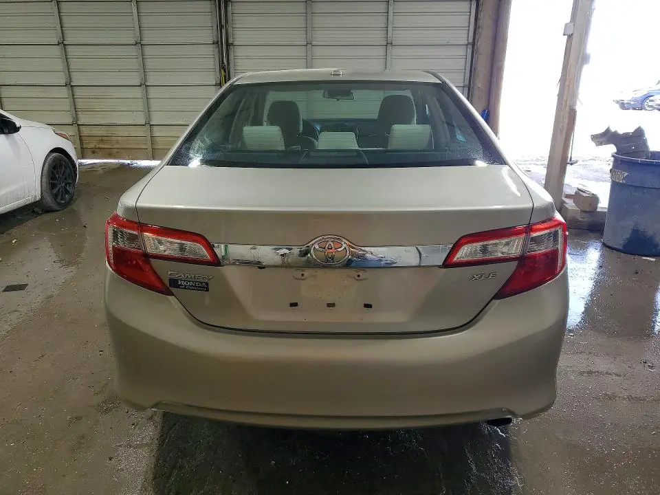 2014 TOYOTA CAMRY XLE  