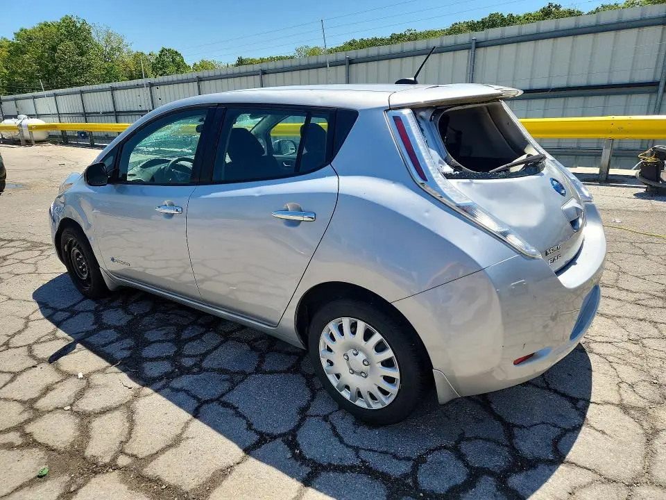 2015 NISSAN LEAF S  