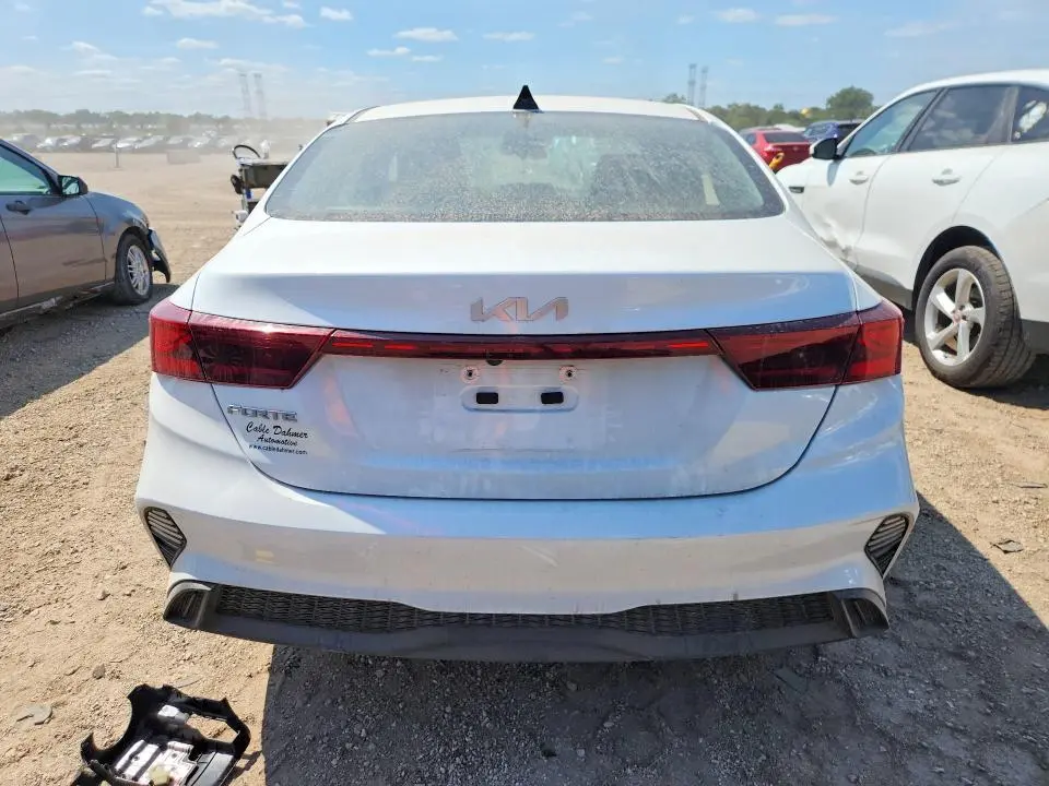 2024 KIA FORTE LXS  