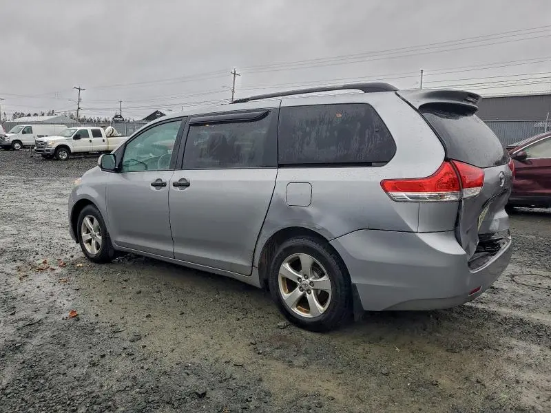 2013 TOYOTA SIENNA   