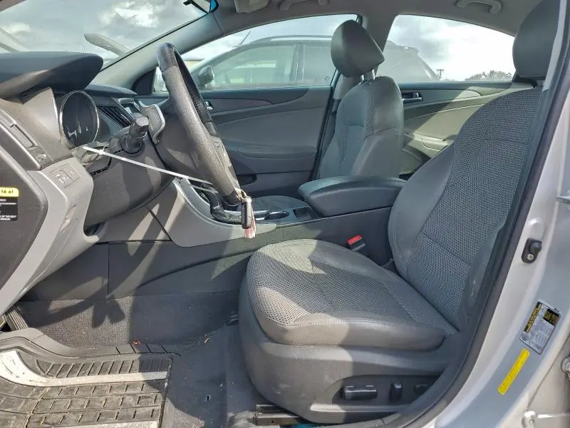 2011 HYUNDAI SONATA SE  