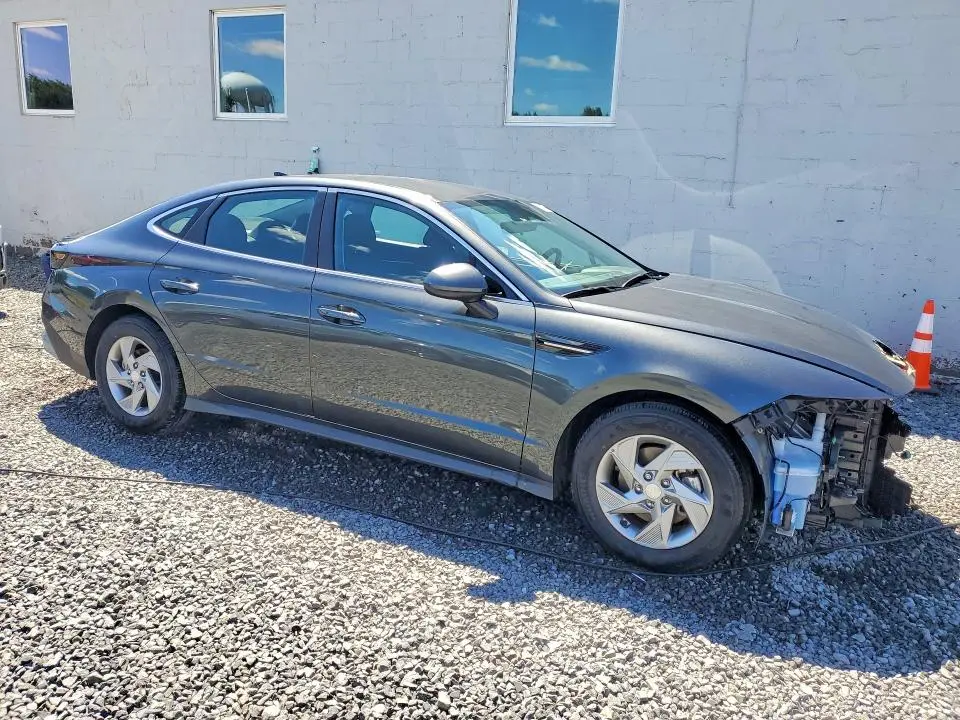 2025 HYUNDAI SONATA SE  
