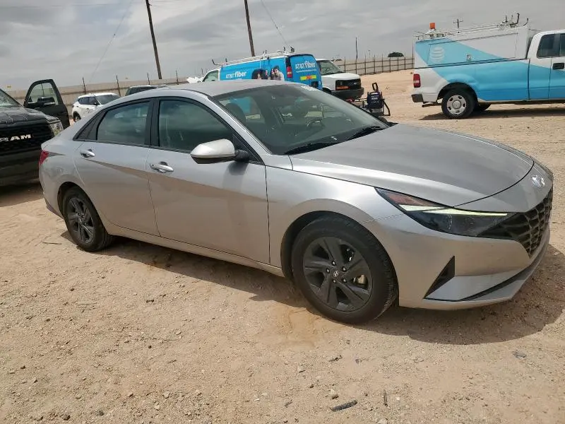 2021 HYUNDAI ELANTRA SEL  