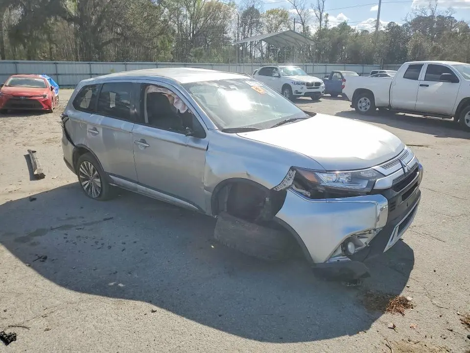 2020 MITSUBISHI OUTLANDER SE  