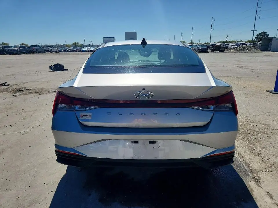 2021 HYUNDAI ELANTRA SEL  