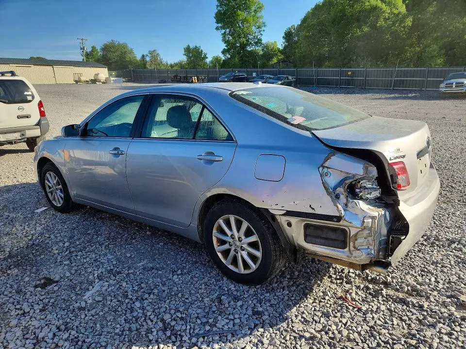 2011 TOYOTA CAMRY XLE V6  