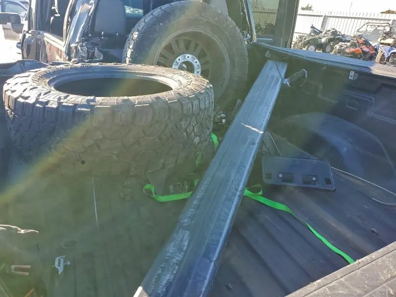 2025 GMC SIERRA K2500 AT4  