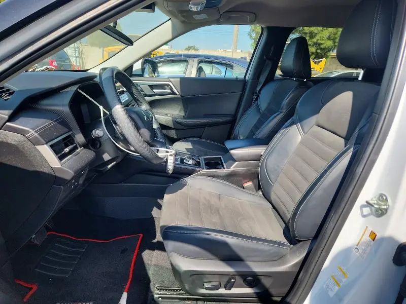 2023 MITSUBISHI OUTLANDER SE  