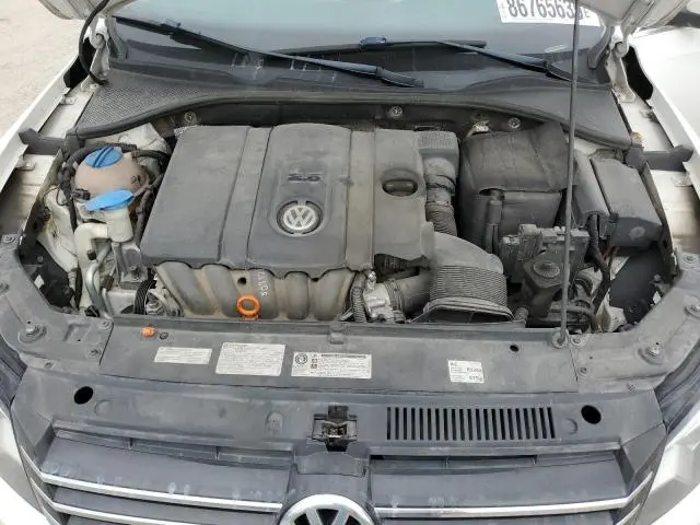 2013 VOLKSWAGEN PASSAT SE  