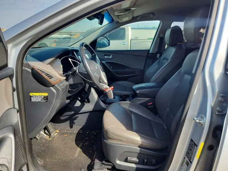 2017 HYUNDAI SANTA FE SE  