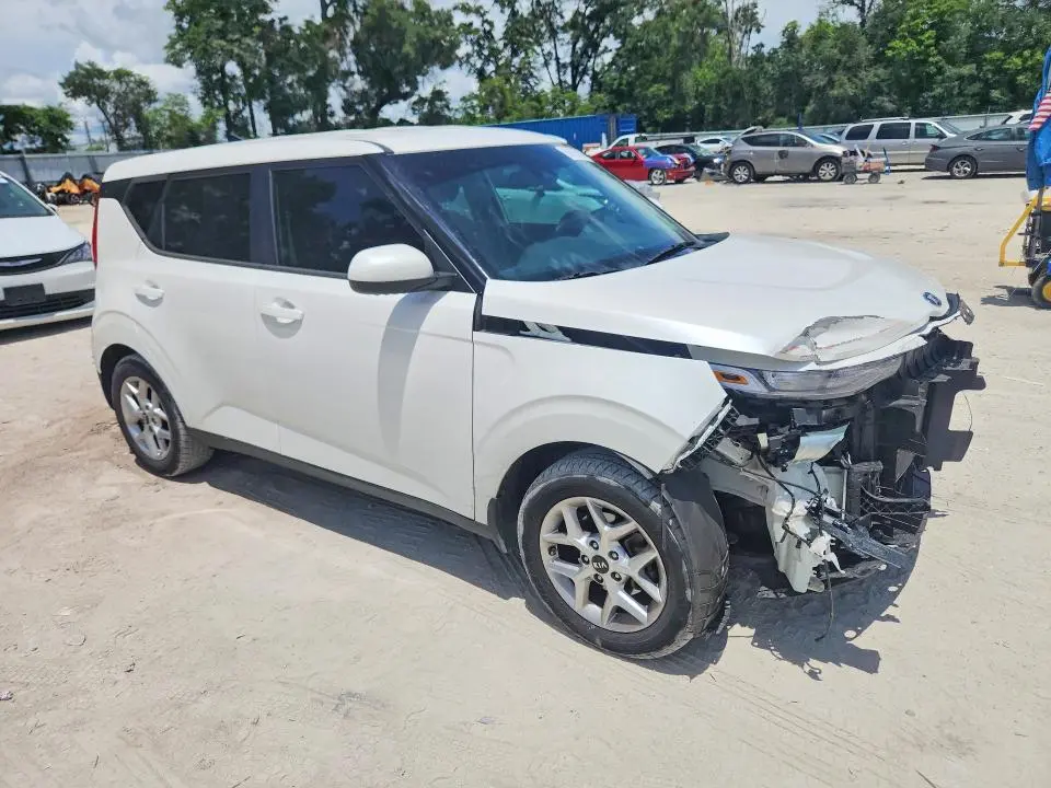 2021 KIA SOUL S  