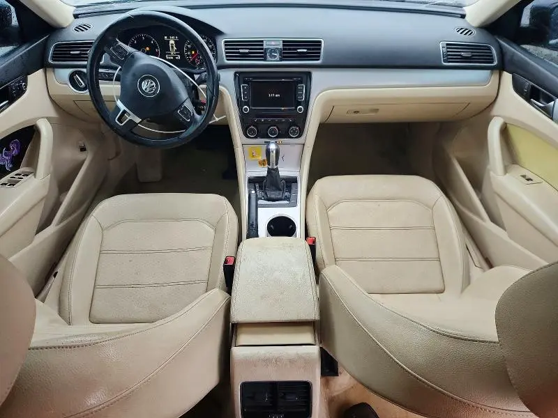 2013 VOLKSWAGEN PASSAT SE  