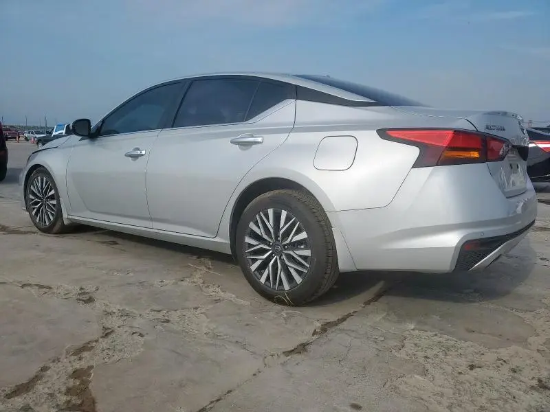 2024 NISSAN ALTIMA SV  