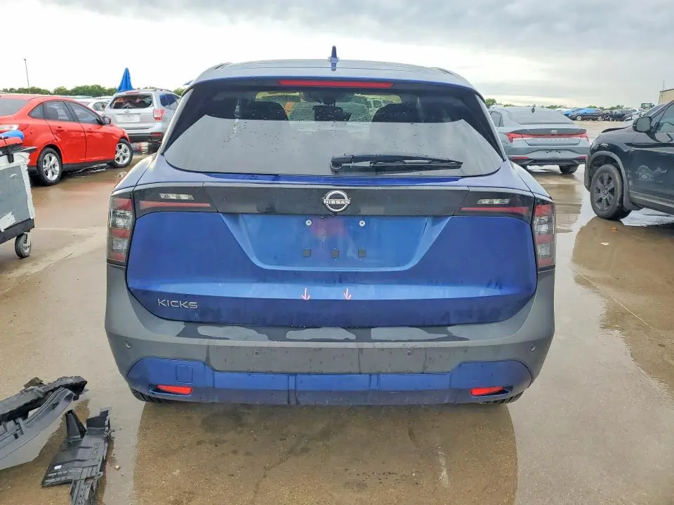 2025 NISSAN KICKS SV  