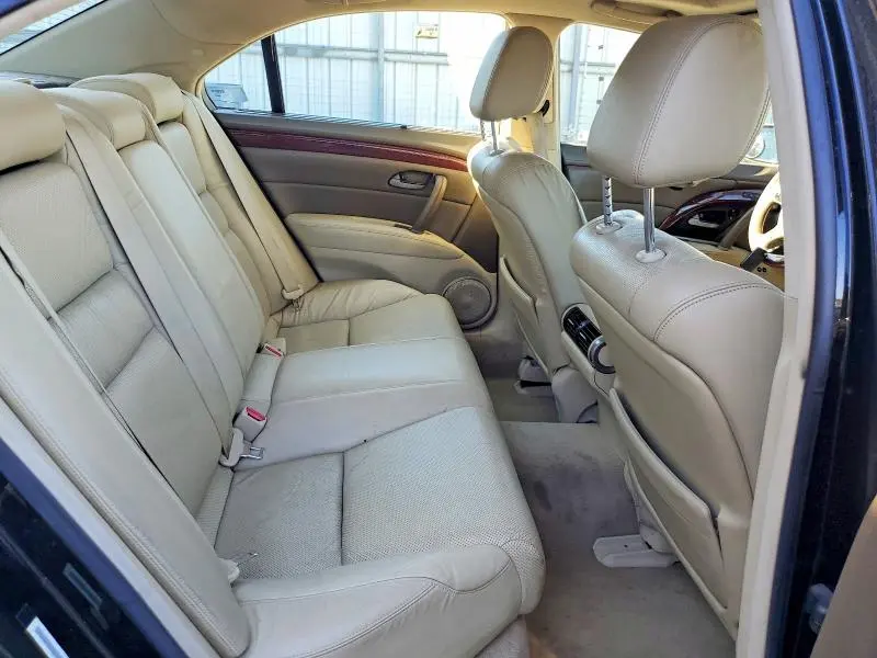 2010 ACURA RL   