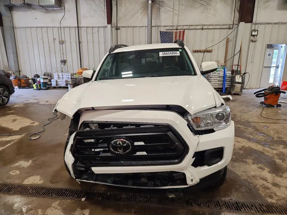 2022 TOYOTA TACOMA SR V6  
