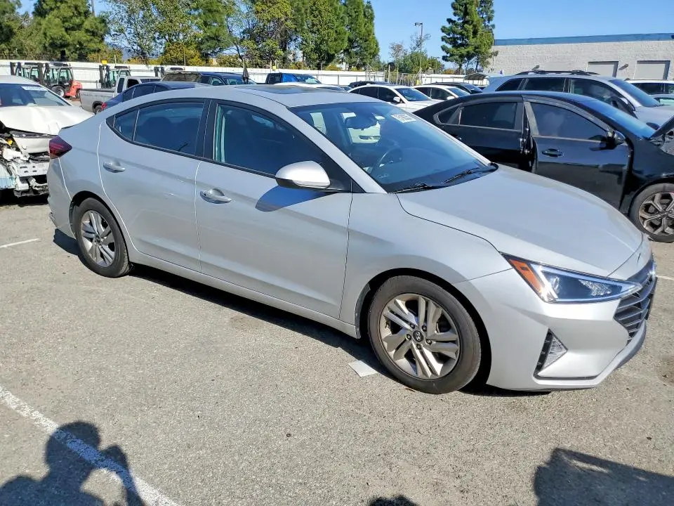 2020 HYUNDAI ELANTRA SEL  