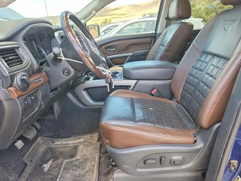 2017 NISSAN TITAN PLATINUM RESERVE  