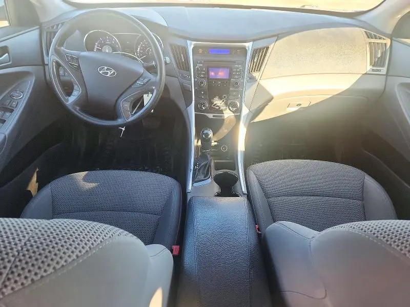 2011 HYUNDAI SONATA GLS  