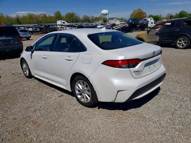 2022 TOYOTA COROLLA XLE  