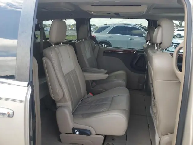 2016 CHRYSLER TOWN & COUNTRY LIMITED PLATINUM