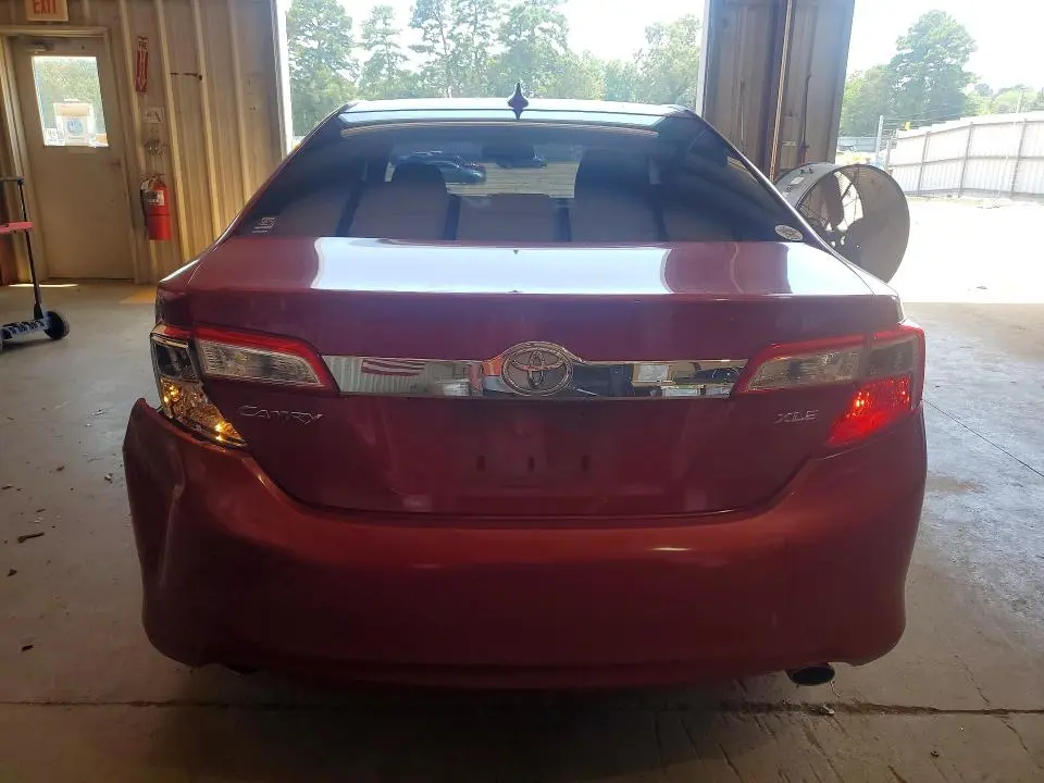 2012 TOYOTA CAMRY XLE V6  