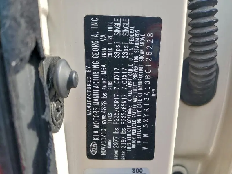 2011 KIA SORENTO BASE  