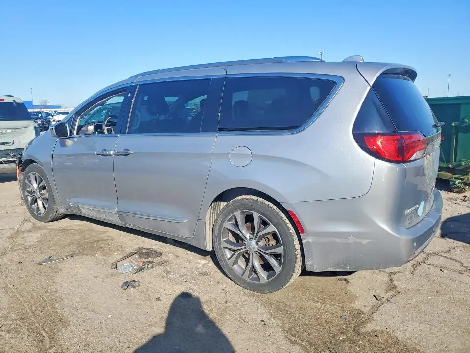 2017 CHRYSLER PACIFICA LIMITED  