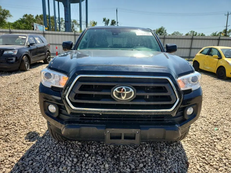 2022 TOYOTA TACOMA SR5 V6  