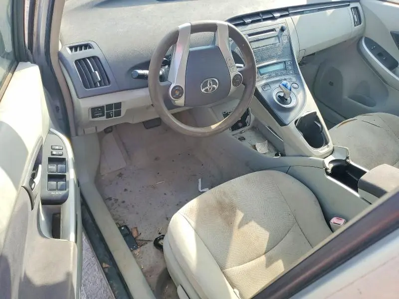 2010 TOYOTA PRIUS III  