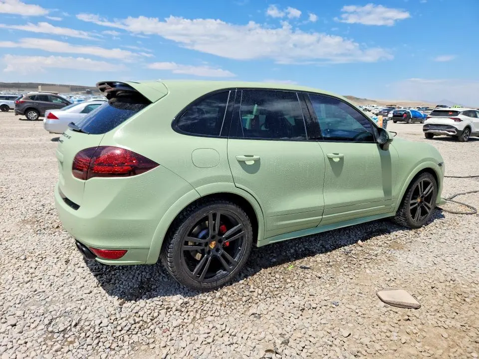 2014 PORSCHE CAYENNE GTS  