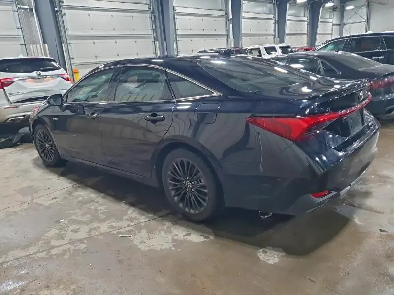 2021 TOYOTA AVALON XSE  