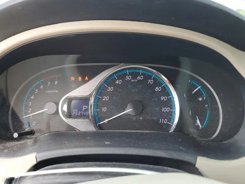2011 TOYOTA SIENNA XLE 8-PASSENGER  