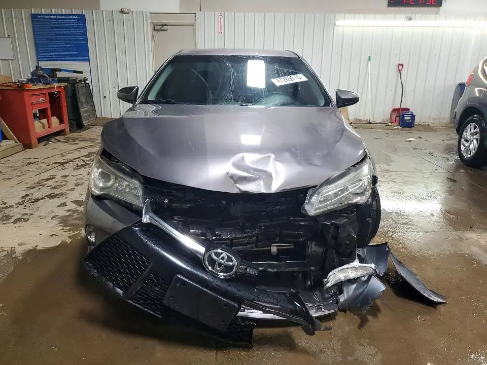 2017 TOYOTA CAMRY SE  