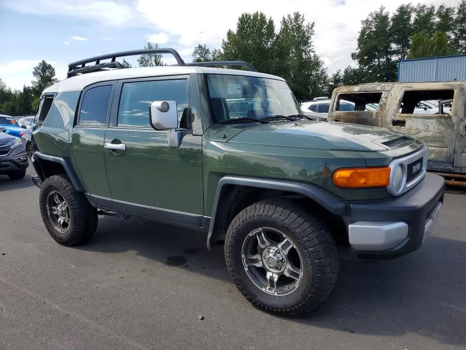 2010 TOYOTA FJ CRUISER   