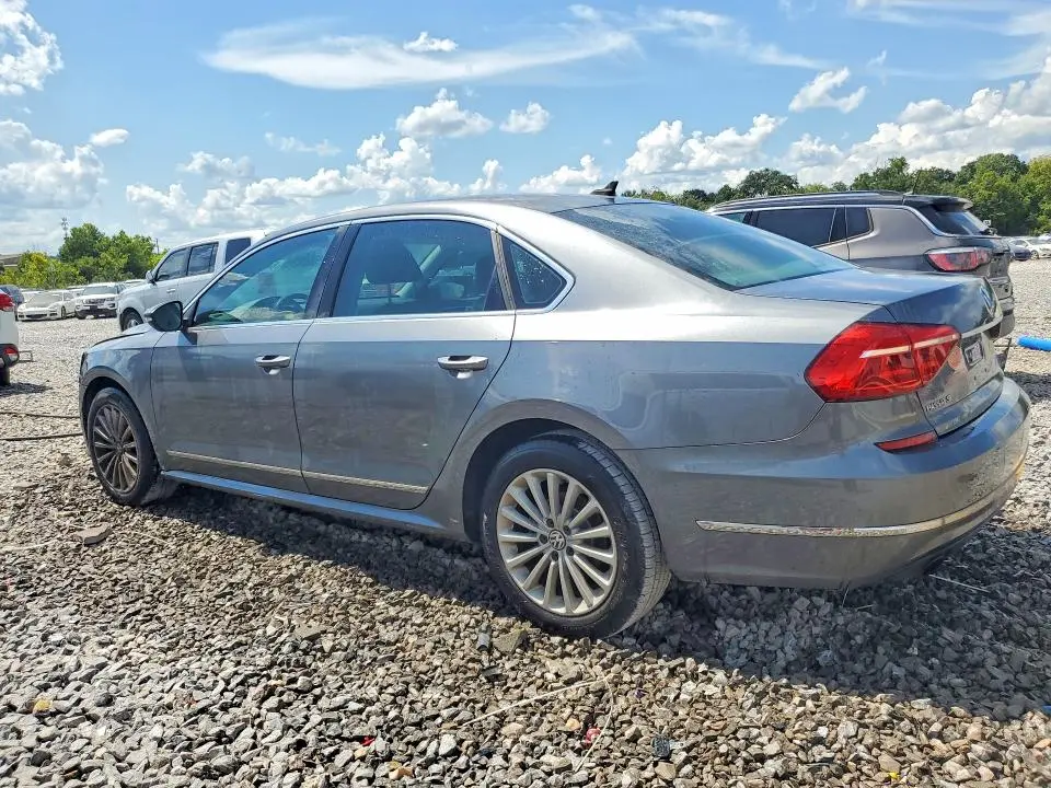 2016 VOLKSWAGEN PASSAT SE  