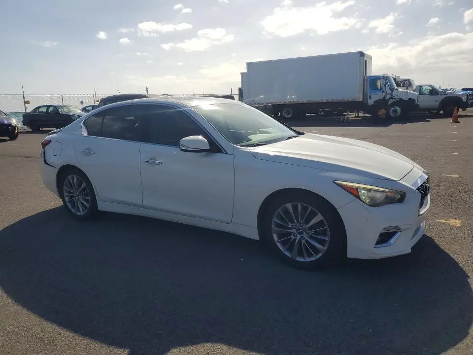 2019 INFINITI Q50 LUXE  