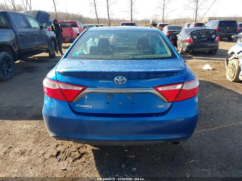 2017 TOYOTA CAMRY SE