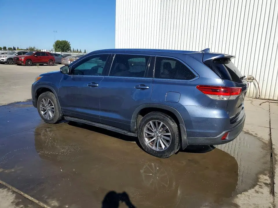 2018 TOYOTA HIGHLANDER XLE  